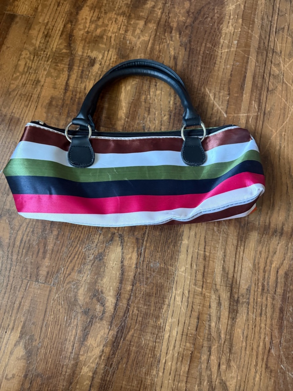 The perfect purse for parties! You bring the wine!